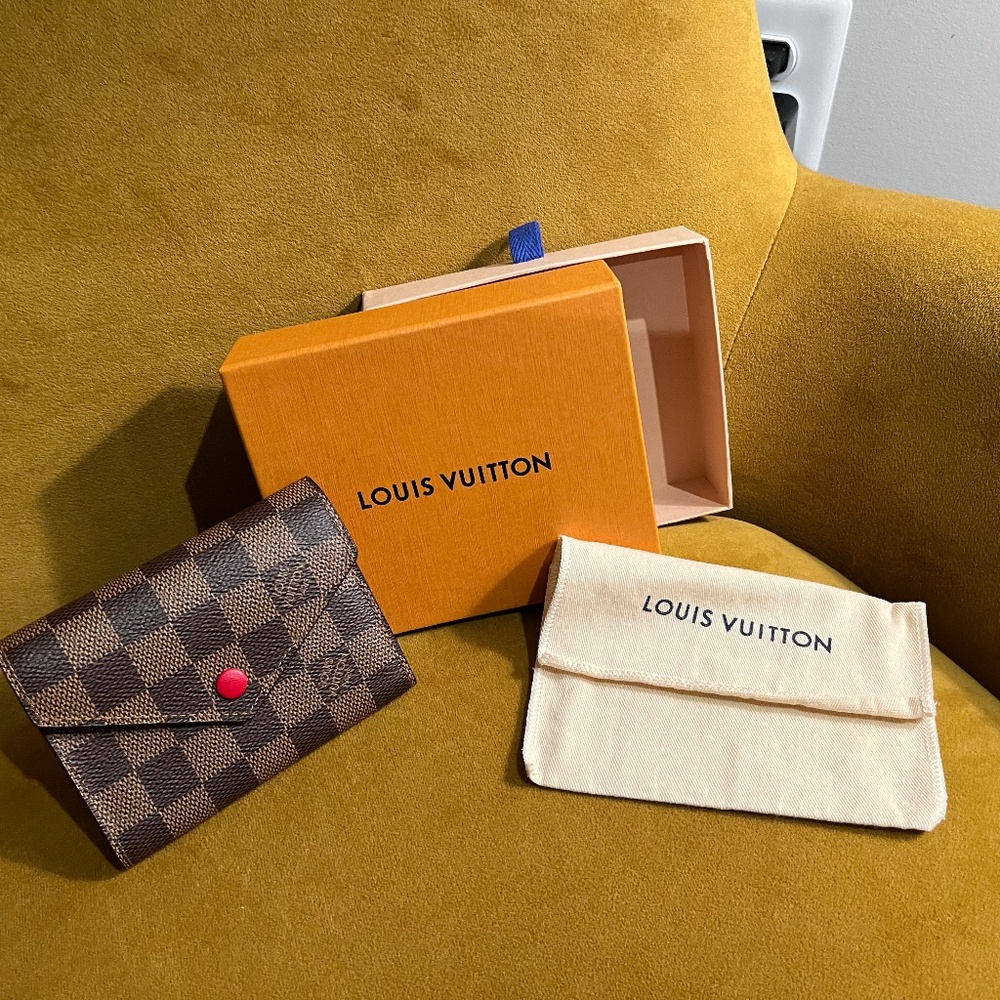 Authentic LOUIS VUITTON Victorine Damier Ebene Canvas compact wallet